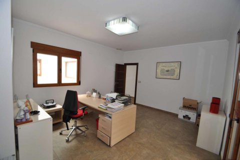 Radhus till salu Pinoso, Alicante, Spanien 7 sovrum, 500 kvm. Nr. 139549 - foto 17