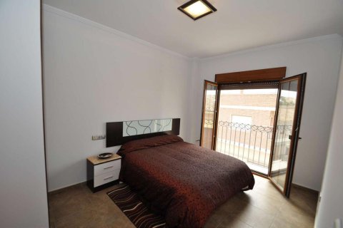 Radhus till salu Pinoso, Alicante, Spanien 7 sovrum, 500 kvm. Nr. 139549 - foto 9