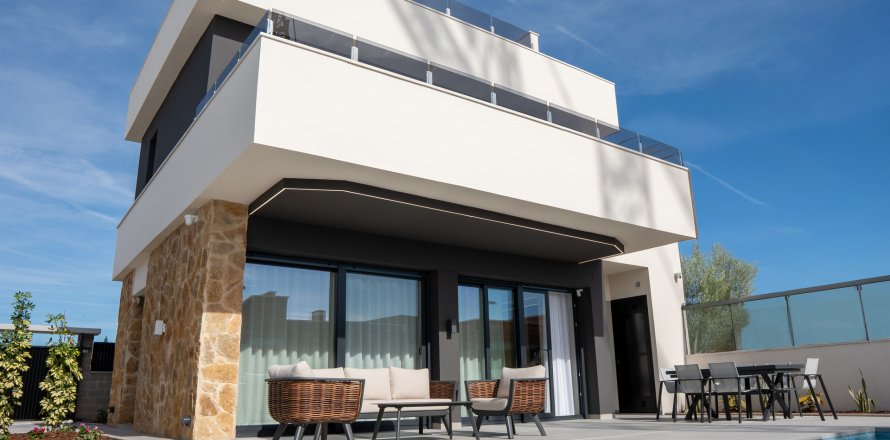 Villa a Ciudad Quesada, Alicante, Spagna 3 camere da letto, 200 mq. N° 155569