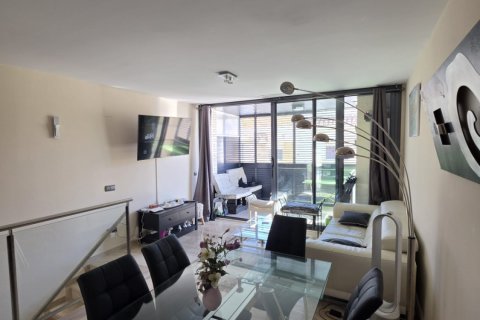 Продажа дуплекса в Л'Аметлья-де-Мар, Таррагона, Испания 3 спальни, 96м2 №187934 - фото 3