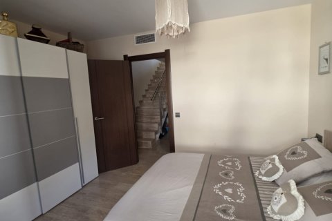 Продажа дуплекса в Л'Аметлья-де-Мар, Таррагона, Испания 3 спальни, 96м2 №187934 - фото 11