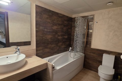 Продажа дуплекса в Л'Аметлья-де-Мар, Таррагона, Испания 3 спальни, 96м2 №187934 - фото 16