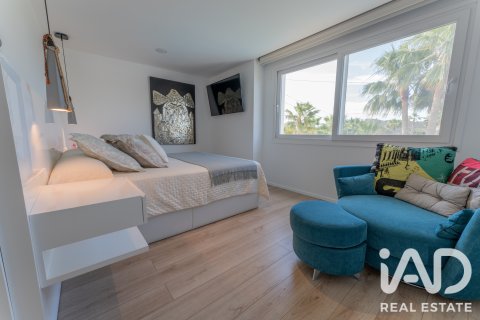 House for sale in Petrer, Alicante, Spain 4 bedrooms, 283 sq.m. No. 187932 - photo 22