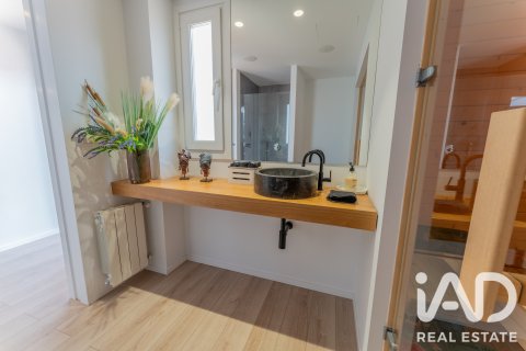 House for sale in Petrer, Alicante, Spain 4 bedrooms, 283 sq.m. No. 187932 - photo 12