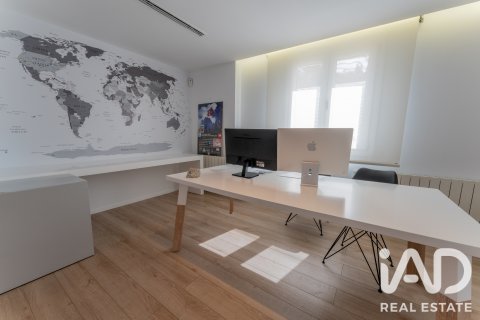 House for sale in Petrer, Alicante, Spain 4 bedrooms, 283 sq.m. No. 187932 - photo 15
