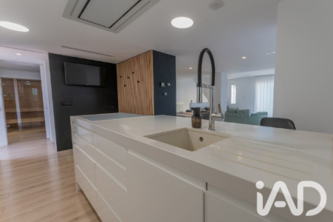 House for sale in Petrer, Alicante, Spain 4 bedrooms, 283 sq.m. No. 187932 - photo 3