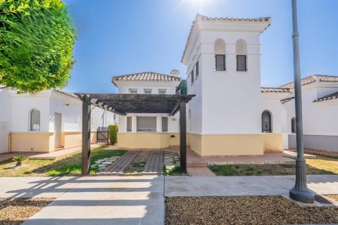 Villa en venta en La Torre Golf Resort, Murcia, España 2 dormitorios, No. 140688 - foto 1