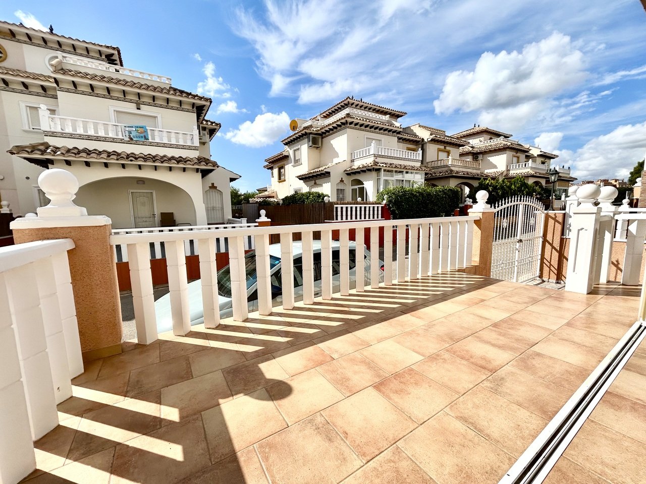 Kaupunkipientalo Cabo Roig, Alicante, Espanja 2 makuuhuonetta, 97 m2 No. 196969