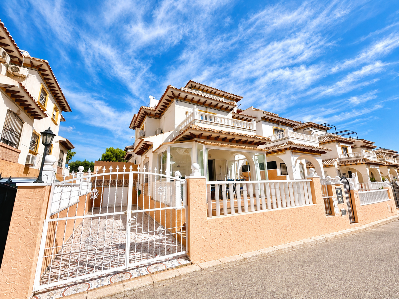 Kaupunkipientalo Cabo Roig, Alicante, Espanja 2 makuuhuonetta, 97 m2 No. 196969