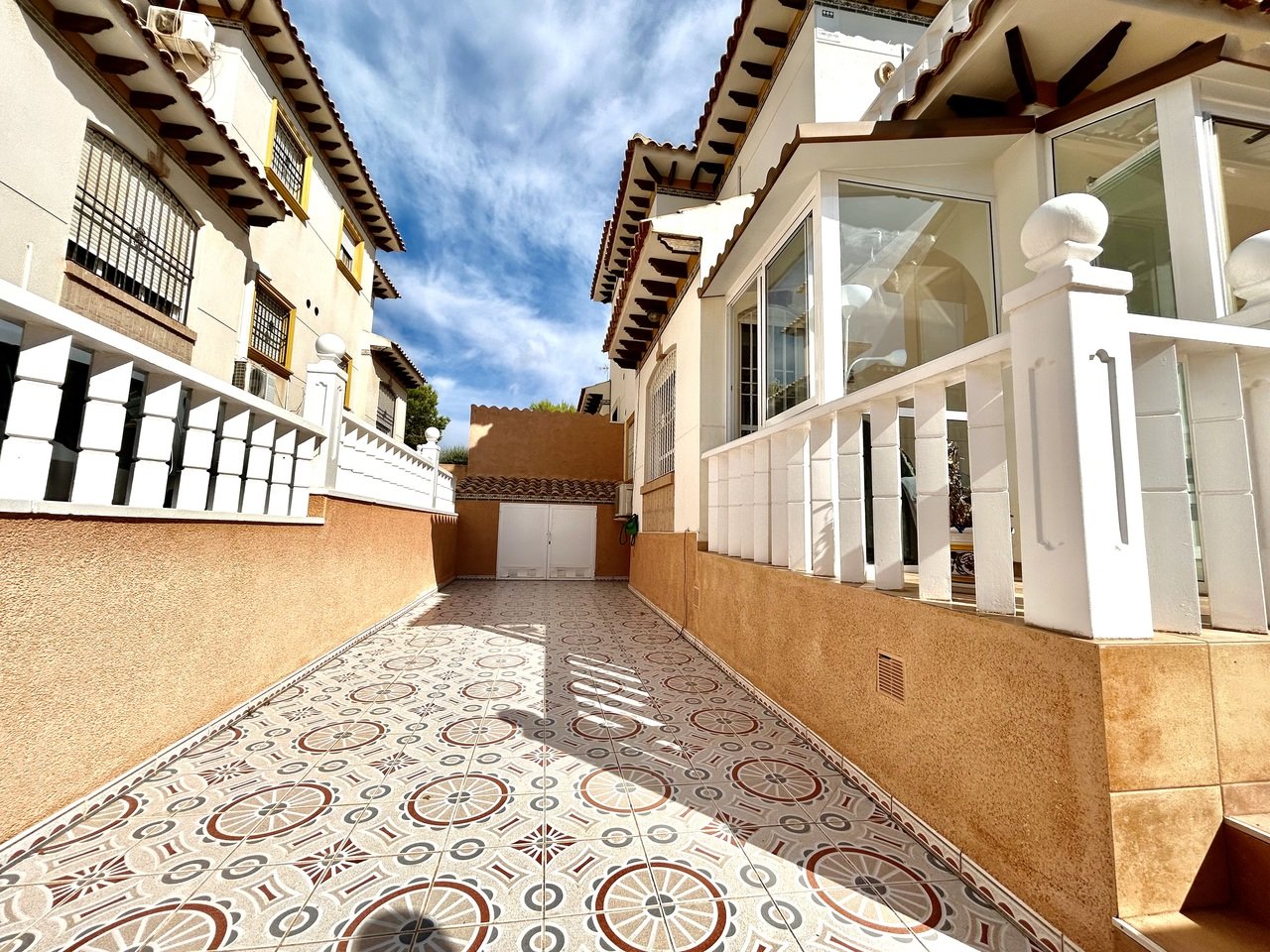 Kaupunkipientalo Cabo Roig, Alicante, Espanja 2 makuuhuonetta, 97 m2 No. 196969
