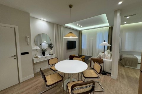 Apartment for sale in Madrid, Spain 2 bedrooms, 76 sq.m. No. 165397 - photo 2