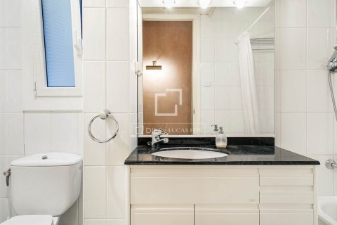 Huoneisto myytävänä Barcelona, Espanja, 3 makuuhuonetta, 174 m2 No. 192838 - kuva 15