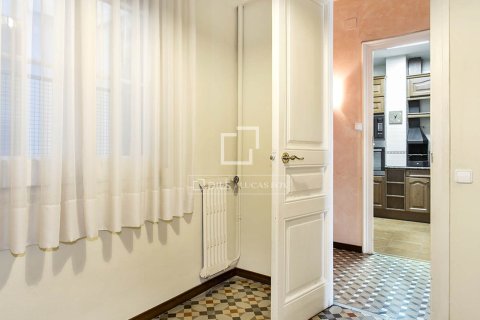 Huoneisto myytävänä Barcelona, Espanja, 3 makuuhuonetta, 174 m2 No. 192838 - kuva 11