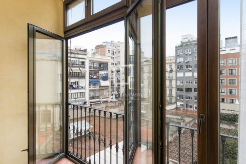 Huoneisto myytävänä Barcelona, Espanja, 3 makuuhuonetta, 174 m2 No. 192838 - kuva 5