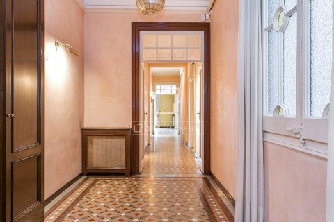 Huoneisto myytävänä Barcelona, Espanja, 3 makuuhuonetta, 174 m2 No. 192838 - kuva 19