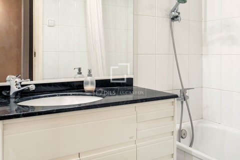 Huoneisto myytävänä Barcelona, Espanja, 3 makuuhuonetta, 174 m2 No. 192838 - kuva 14