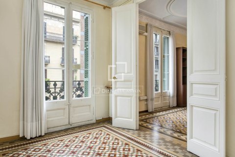 Huoneisto myytävänä Barcelona, Espanja, 3 makuuhuonetta, 174 m2 No. 192838 - kuva 17