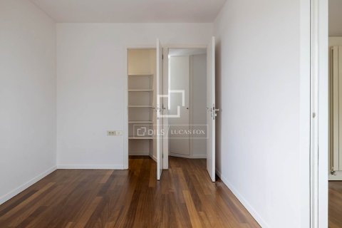 Huvila vuokrattavana Barcelona, Espanja, 5 makuuhuonetta, 392 m2 No. 192842 - kuva 25