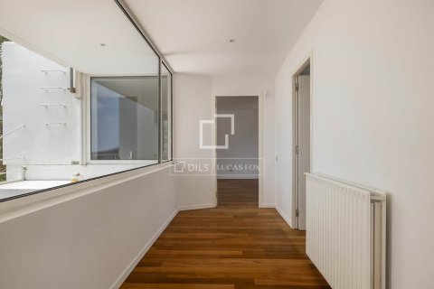 Huvila vuokrattavana Barcelona, Espanja, 5 makuuhuonetta, 392 m2 No. 192842 - kuva 30