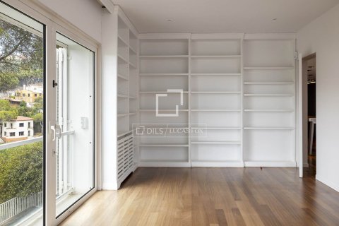 Huvila vuokrattavana Barcelona, Espanja, 5 makuuhuonetta, 392 m2 No. 192842 - kuva 15