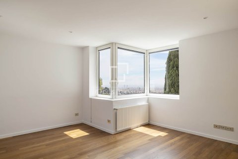 Huvila vuokrattavana Barcelona, Espanja, 5 makuuhuonetta, 392 m2 No. 192842 - kuva 27