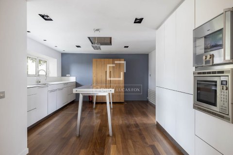 Huvila vuokrattavana Barcelona, Espanja, 5 makuuhuonetta, 392 m2 No. 192842 - kuva 16