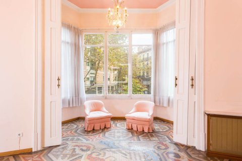 Huoneisto myytävänä Barcelona, Espanja, 4 makuuhuonetta, 227 m2 No. 192839 - kuva 6