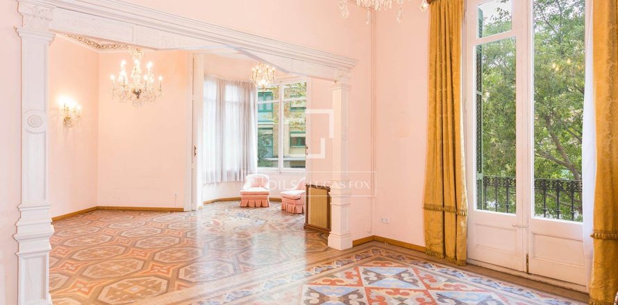 Huoneisto Barcelona, Espanja 4 makuuhuonetta, 227 m2 No. 192839