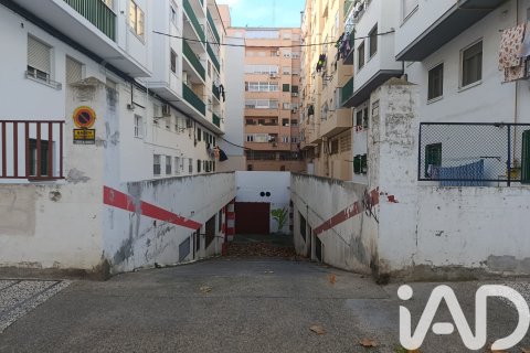 Autotallit myytävänä Zaragoza, Espanja , 180 m2 No. 192245 - kuva 9