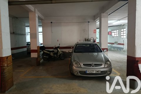 Autotallit myytävänä Zaragoza, Espanja , 180 m2 No. 192245 - kuva 7
