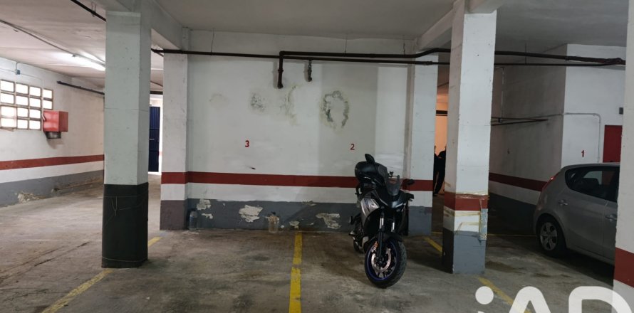 Autotallit Zaragoza, Espanja 180 m2 No. 192245
