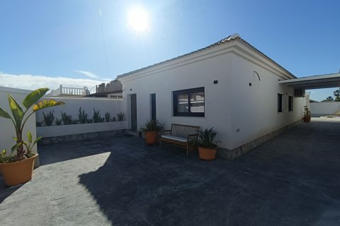 Villa till salu i Torrevieja, Alicante, Spanien 3 sovrum, 100 kvm. Nr. 188960 - foto 27