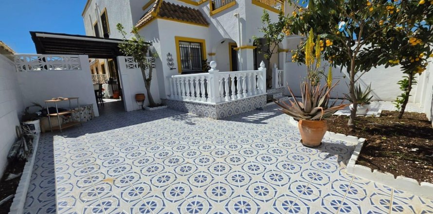 Dom w Torrevieja, Alicante, Hiszpania 3 sypialnie, 75 mkw. nr 168398