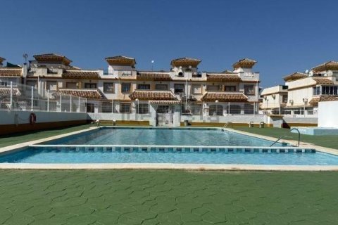 Dom w Torrevieja, Alicante, Hiszpania 3 sypialnie, 75 mkw. nr 168398 – zdjęcie 2