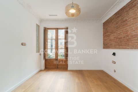 Продажа квартиры в Барселона, Испания 3 спальни, 97м2 №156810 - фото 23