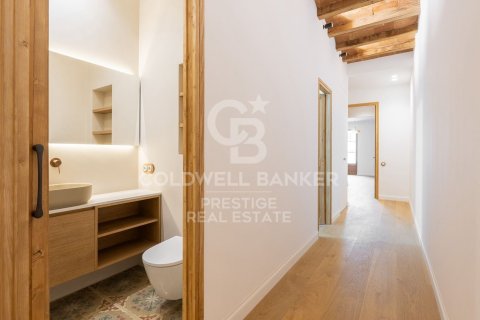 Продажа квартиры в Барселона, Испания 3 спальни, 97м2 №156810 - фото 30