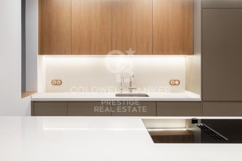 Продажа квартиры в Барселона, Испания 3 спальни, 97м2 №156810 - фото 8
