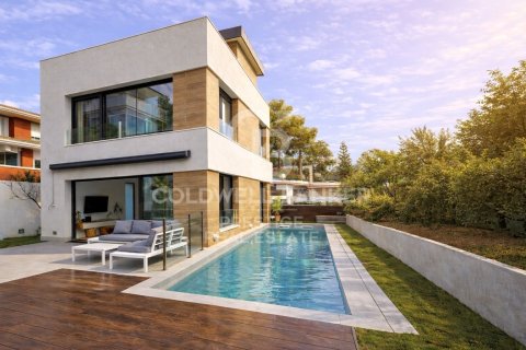 Dom w Castelldefels, Barcelona, Hiszpania 5 sypialni, 259 mkw. nr 156814