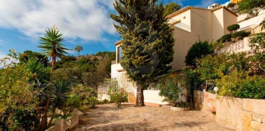 Villa in Benitachell, Alicante, Spain 4 bedrooms, 250 sq.m. No. 157362