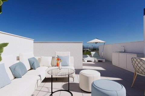 Kaupunkipientalo myytävänä Los Alcazares, Murcia, Espanja, 3 makuuhuonetta, 135 m2 No. 170843 - kuva 6