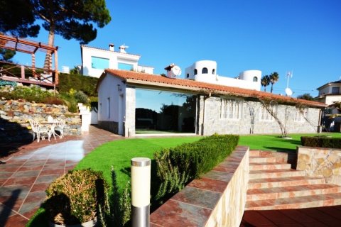 Māja pārdošanā Lloret de Mar, Girona, Spānijā 3 istabas, 216 m2 Nr. 73714 - attēls 2