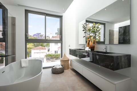 Willa w El Paraiso, Malaga, Hiszpania 5 sypialni, 406 mkw. nr 161993 – zdjęcie 11