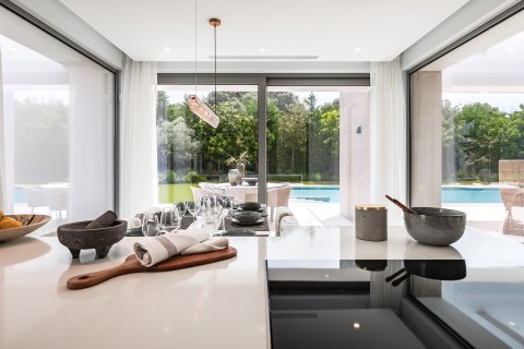 Willa w El Paraiso, Malaga, Hiszpania 5 sypialni, 406 mkw. nr 161993