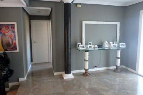Villa in Las Rozas de Madrid, Madrid, Spain 5 bedrooms, 600 sq.m. No. 193020
