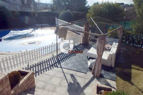 Villa for rent in Las Rozas de Madrid, Madrid, Spain 5 bedrooms, 600 sq.m. No. 193020 - photo 12