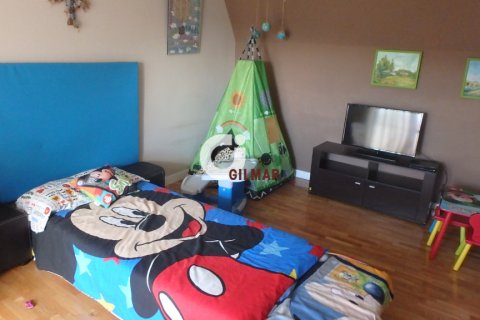 Villa for rent in Las Rozas de Madrid, Madrid, Spain 5 bedrooms, 600 sq.m. No. 193020 - photo 28