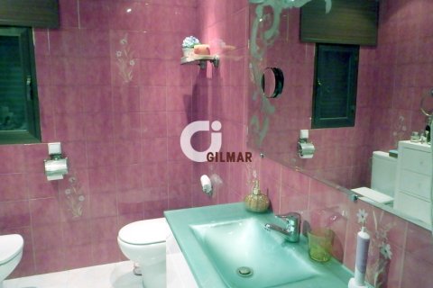 Villa for rent in Las Rozas de Madrid, Madrid, Spain 5 bedrooms, 600 sq.m. No. 193020 - photo 5