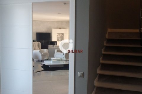 Villa for rent in Las Rozas de Madrid, Madrid, Spain 5 bedrooms, 600 sq.m. No. 193020 - photo 25