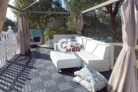 Villa for rent in Las Rozas de Madrid, Madrid, Spain 5 bedrooms, 600 sq.m. No. 193020 - photo 17