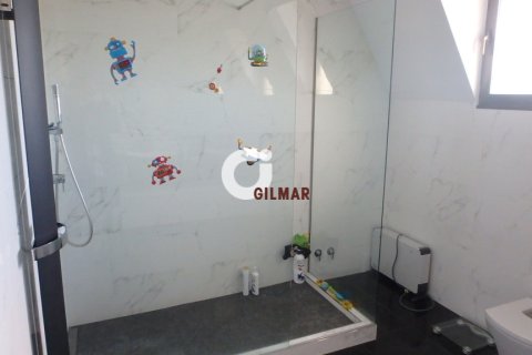 Villa for rent in Las Rozas de Madrid, Madrid, Spain 5 bedrooms, 600 sq.m. No. 193020 - photo 30